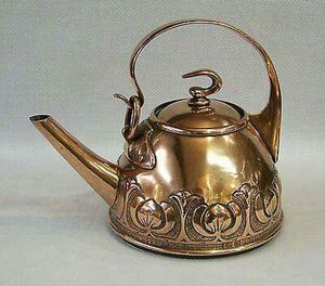 Bouilloire à thé en laiton au look classique pour la préparation quotidienne du thé, avec une poignée confortable et une forme élégante - Product Image 4