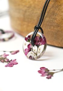 2024สินค้ามาใหม่สร้อยคอแบบใสแนวสตรีทบอยสร้อยแบบไม่สิ้นสุดสไตล์ฮิปฮอปพังค์สำหรับผู้ชายเครื่องประดับที่ทำจากเรซิ่น - Product Image 4