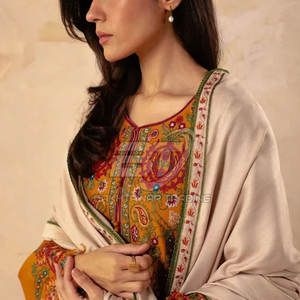 Traje de Lujo de 3 Piezas Personalizado en Talla Adulta, Shalwar Kameez de Primera Calidad para Mujer con Dupatta - Product Image 5