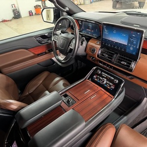 Lincoln Navigator Black Label 2024 de movimiento rápido, SUV 4x4 de 4 puertas - Product Image 2