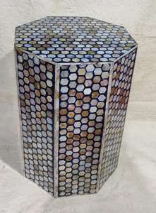 Mesa auxiliar con incrustaciones de madreperla octogonal convertible moderna de BMS Enterprises para dormitorio o sala de estar - Product Image 3