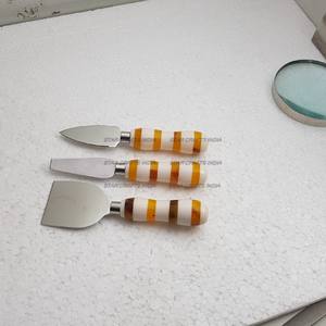 Juego de cubiertos de acero inoxidable pulido brillante de 3 piezas de lujo al por mayor 2022 con mango de mármol y resina natural antiguo de diseñador - Product Image 2