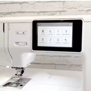 Máquina de Coser y Bordar Computarizada SUPER B79 con Pantalla Táctil de 5 Colores, Multifunción, 4 LED y Superficie de Costura de 230 mm - Product Image 1