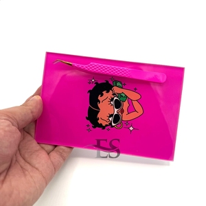 Azulejos de pestañas Betty Boop rosa de alta calidad logotipo personalizado azulejos de pestañas acrílicas sostenibles con imanes para pinzas - Product Image 3