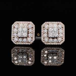 Pendientes de tuerca de moda helados en plata de ley 925 y diamantes cultivados en laboratorio de corte brillante redondo en claridad VVS - Product Image 1