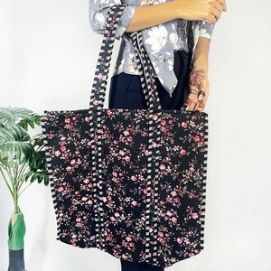 Bolso de mano con estampado Floral negro para Rosa, cierre de cremallera, compras acolchadas grandes ecológicas para aventuras diarias, moda de viaje - Product Image 5