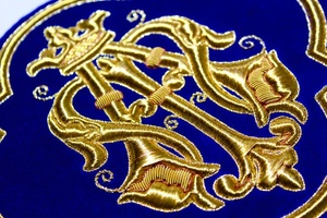 Exclusif-Emblème marial brodé à la main église liturgique pour vêtement-broderie fine fil métallique - Product Image 2