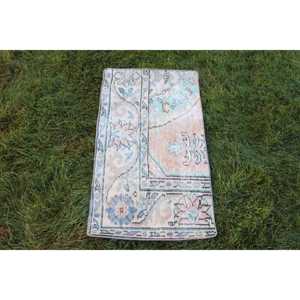 Alfombra Turca Vintage de Lana 1.7x3 pies, Ecológica, Azul con Diseño de Parches y Base de Látex - Product Image 1