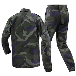 Conjunto de ropa de trabajo informal para hombre con tela estampada Material de malla elástica Múltiples bolsillos Impermeable y resistente al desgaste con botones - Product Image 2