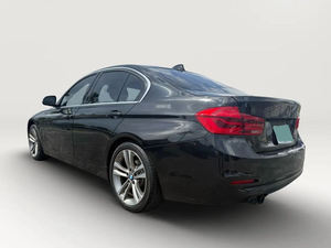 BMW Serie 3 330i Sedán RWD 2018 - Product Image 3