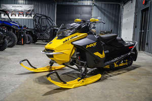 Usado 2025 SKI - DOO Summitt Adrenalines Edge-Paquete 850 E -TEC 165 - Product Image 5