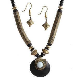 Conjunto de collar de oro antiguo Beadside Black Beads Joyería de moda 1105901A - Product Image 1