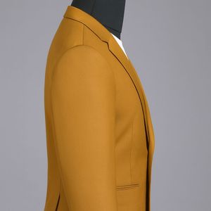 Blazer Dorado Mostaza Exclusivo para Hombre, de Alta Demanda, con Corte de Corte, Ideal para Fiestas, Desfiles de Moda y Eventos Empresariales, en Venta - Product Image 3