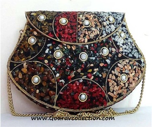 Bolso de mano de metal de estilo bohemio para mujer con cuentas de piedra, cuerpo cruzado al mejor precio para ropa de fiesta - Product Image 1