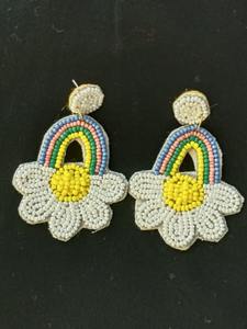 Pendientes de bordado con cuentas de tema de amor único para el Día de San Valentín-Pendiente de cuentas bordado a mano con diseño de corazón bordado - Product Image 6