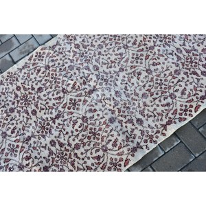 Tapis turc à accents floraux 3,1x6 pieds, tapis en laine blanc vintage - Product Image 5