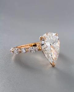 Anillo de compromiso de diamante moissanita de corte de pera de 12x8mm en oro | Joyería de Boda nupcial de piedra lateral Marquesa - Product Image 3