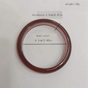 Brazaletes Cuadrados Redondeados Rojos de Resina Colorida Hechos a Mano, Elegantes y Modernos, Translúcidos, Hechos a Mano en India, MODELO - Product Image 5