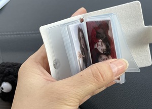 <span class=keywords><strong>Mini</strong></span> albums photo en cuir PU <span class=keywords><strong>2</strong></span> pouces porte-clés porte-photos <span class=keywords><strong>2</strong></span> pouces pochettes accessoires jolis photos cartes porte-clés pendentif - Product Image 3