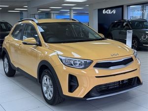Autos usados completamente equipados, <span class=keywords><strong>Kia</strong></span> <span class=keywords><strong>Stonic</strong></span> SX sedán 2025, listo para enviar - Product Image 1