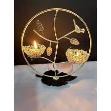 Portavelas de metal con acabado dorado para decoración navideña del templo del hogar y ambiente festivo - Product Image 1