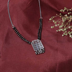 Collier pendentif en argent 925 pour femme, perles noires, grille, plaqué rhodium, design géométrique, platine, or rose, diamant, opale, tendance - Product Image 1