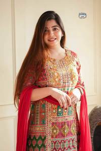 ชุดเดรสผ้าวิสโคสจอร์เจตต์พิมพ์ลาย Maslin Nyra สำหรับผู้หญิง งานปักหลากสี สไตล์โมเดิร์นแบบดั้งเดิม ไม่เย็บติดกัน ขายดีสุดพิเศษ - Product Image 3