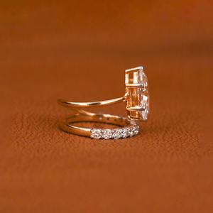 Anillo de diamantes de oro de 14 quilates de lujo Marquesa y corte redondo con ajuste de pavé de derivación Perfecto para Bodas de compromiso u ocasiones especiales - Product Image 3