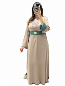 Vestido Kaftán Marroquí de Lujo y Estilo Modesto |   Ribete de Trenza Agad y Madeema Bordado a Mano en Crepé Rosa Premium + Cinturón a Juego Otoño - Product Image 5