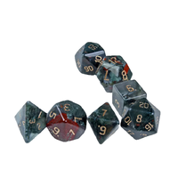 Ensembles de dés en pierre de sang naturelle gravée personnalisée jeu de dés personnalisé à utiliser en gros dés en pierre de cristal naturel Vikings