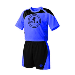 ชุดยูนิฟอร์มฟุตบอลคุณภาพดีที่สุด ออกแบบเองได้ ระบายอากาศได้ดี สวมใส่สบาย บริการ OEM สำหรับผู้เล่นชาย กางเกงขาสั้น ป้องกันแบคทีเรีย กันน้ำ - Product Image 5