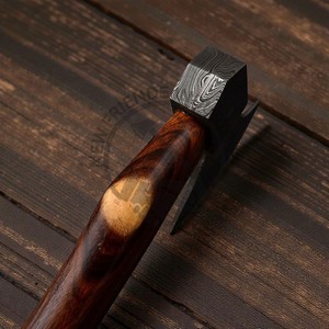 Hacha de Supervivencia para Campamento al Aire Libre, Hecha a Mano, de Acero de Damasco, con Mango de Madera de Palisandro y Funda, Grado Industrial - Product Image 4