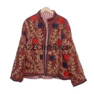 Chaqueta Artesanal de Terciopelo Suzani Bordada, Estilo Boho Étnico, Abrigo de Invierno con Forro de Algodón Acolchado Floral y Cierre de Botones - Product Image 6