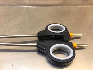 Kara Mediclust BI Clamp es un dispositivo de coagulación bipolar utilizado por los cirujanos para sellar la sangre. - Product Image 4