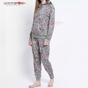 Chándal de Invierno para Mujer con Sublimación, Pantalones a Juego, Ligero, 100% Poliéster, Transpirable, Diseño con Capucha, Cierre con Cordón - Product Image 3