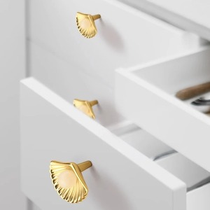 Elegante diseño de carcasa, Pomo de puerta dorado, tirador de cajón decorativo, manija de armario elegante para el hogar, cocina, armario, herrajes interiores - Product Image 2