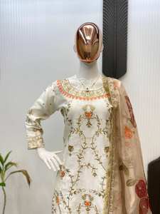 Traje indio y pakistaní bordado de Chinon pesado de diseñador exclusivo con Plazzo y Dupatta DE TRABAJO secuenciado - Product Image 2