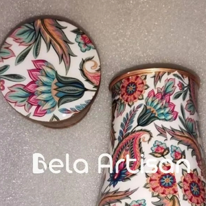 Venta al por mayor de botellas de cobre a prueba de fugas, diseño a prueba de suciedad, característica sin juntas para Ayurveda Yoga, vasos de plástico favorecidos por minoristas - Product Image 2