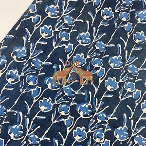 Tela de Algodón Ligera de Verano con Estampado Floral Indigo Indio de Alta Calidad, Hermosa para Decoración del Hogar - Product Image 2