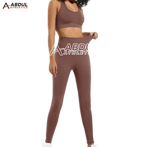 ชุดโยคะประสิทธิภาพสูงสำหรับการฝึกซ้อมและฟิตเนส ผลิตจากผ้าระบายอากาศดี ดีไซน์ยืดหยุ่นเพื่อการเคลื่อนไหวที่ง่ายดายและสวมใส่สบาย - Product Image 3