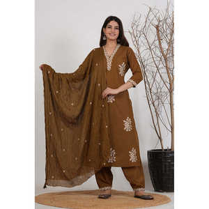 Ensemble de kurta en coton brodé décontracté pour femmes, vêtements ethniques, tenue confortable pour tous les jours, 3 pièces, produit artisanal en gros - Product Image 1