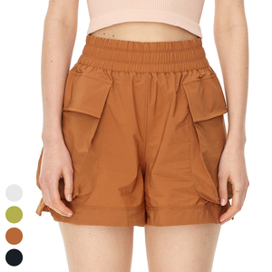 Short de fitness personnalisé à la mode avec de grandes poches Pantalon court de sport de yoga décontracté à taille haute personnalisé Short cargo personnalisé pour les femmes - Product Image 4
