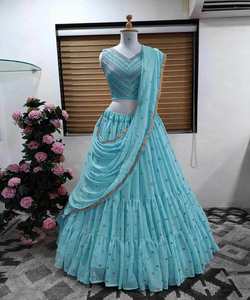 Collection moderne Vêtements de réception Dernière collection Travail manuel Lehenga Choli avec chemisier Vêtements traditionnels personnalisés Vêtement en gros - Product Image 1