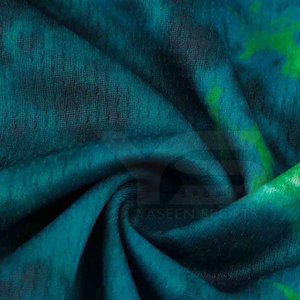 Vente en gros d'uniformes de basket-ball confortables personnalisés pour les jeunes vêtements de sport respirants avec caractéristiques imprimées au Pakistan - Product Image 6