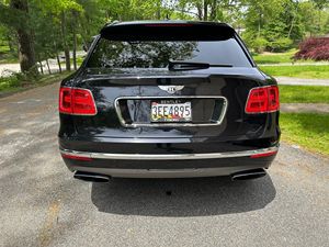 Offre exceptionnelle : Bentley Bentayga W12 d'occasion 2017, propre et prêt à être expédié - Product Image 5