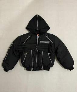 Jean en denim premium pour homme 100 % coton biologique écologique à manches longues, épaules tombantes, coupe ample, avec capuche et poche kangourou, fermeture éclair hiver - Product Image 1