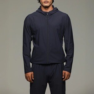 Ensemble de survêtement uni décontracté à capuche en nylon OEM Vêtements de sport unisexe deux pièces avec logo personnalisé Service - Product Image 2