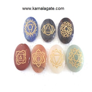 Juego de 7 Cristales Naturales de Chakra, Tallados a Mano con Logotipo de Reiki, Cristal Grabado, Gema Ovalada en Forma de Corazón, Recuerdo para el Amor y la Sanación - Product Image 4