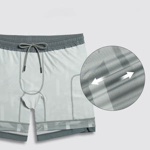 Short de sport pour homme avec logo personnalisé Short de sport écologique et uni pour la plage Pantalon en maille d'été Short de bain de plage décontracté - Product Image 3