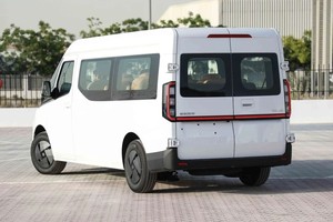 Ge Ely Farizon 2025 Farizon Super Van White dentro del coche eléctrico negro - Product Image 4